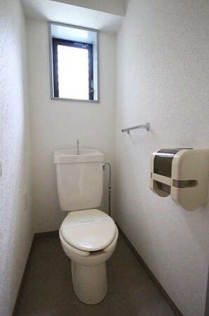 鶴牧ガーデンズの物件内観写真